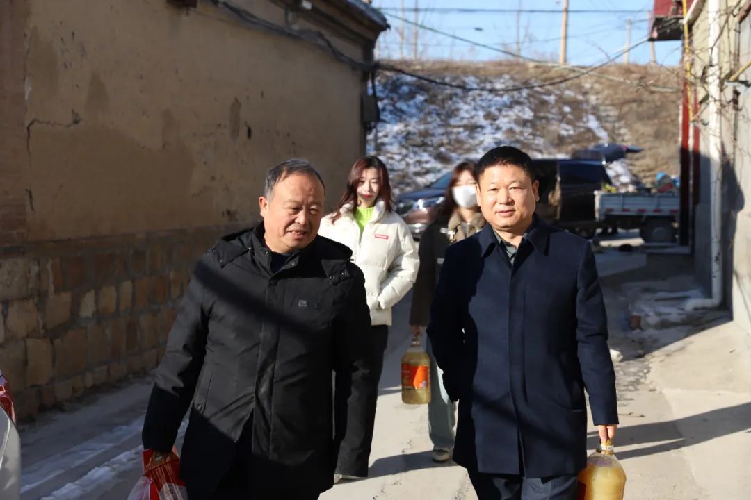 寒冬送暖 情暖人心 | LD（中国）集团走访慰问贫困家庭