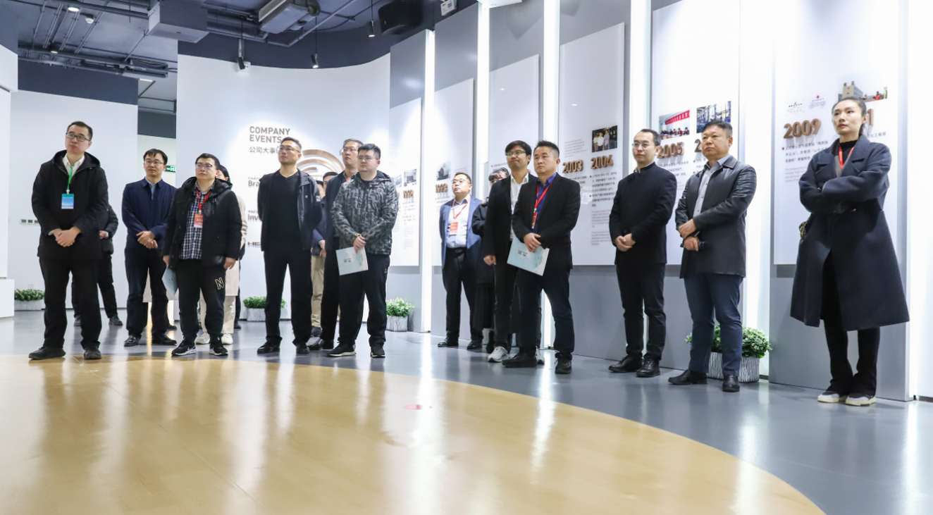 “青年科学家百城行”活动走进LD（中国）集团